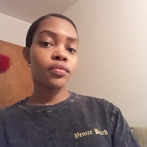 Meet your Posher, Adrienne